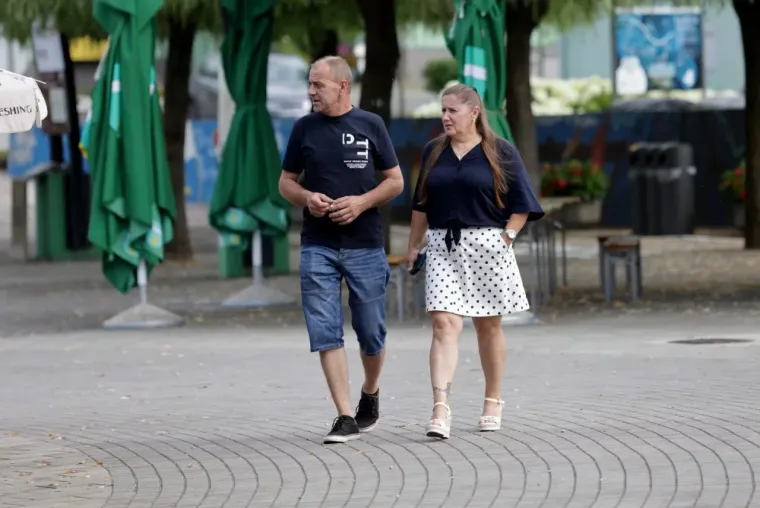 Svi su gledali u noge nasmijane plavu&scaron;e: Kad vidite fotografiju, bit će vam jasno i za&scaron;to