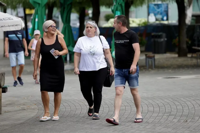 Svi su gledali u noge nasmijane plavu&scaron;e: Kad vidite fotografiju, bit će vam jasno i za&scaron;to