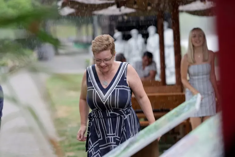 Svi su gledali u noge nasmijane plavu&scaron;e: Kad vidite fotografiju, bit će vam jasno i za&scaron;to