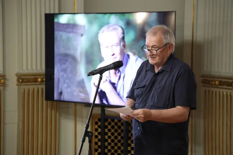 Emotivni prizori iz HNK-a: Kolege, prijatelji i suradnici oprostili se od Zrinka Ogreste