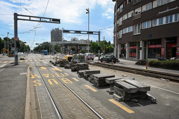 Pogledajte scene s križanja Savske i Vukovarske: Inspektorat zatvorio jo&scaron; dva gradili&scaron;ta