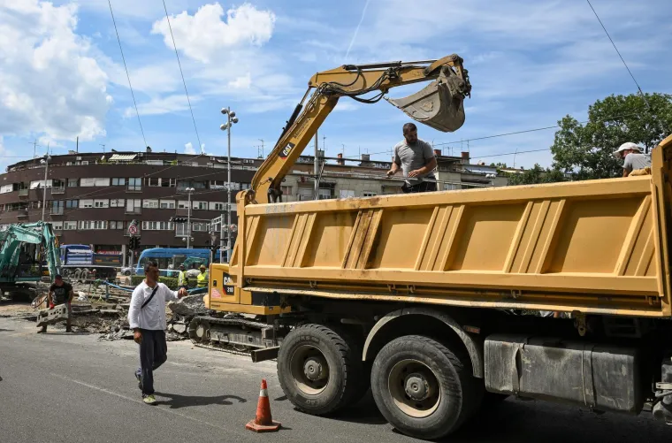 Pogledajte scene s križanja Savske i Vukovarske: Inspektorat zatvorio jo&scaron; dva gradili&scaron;ta