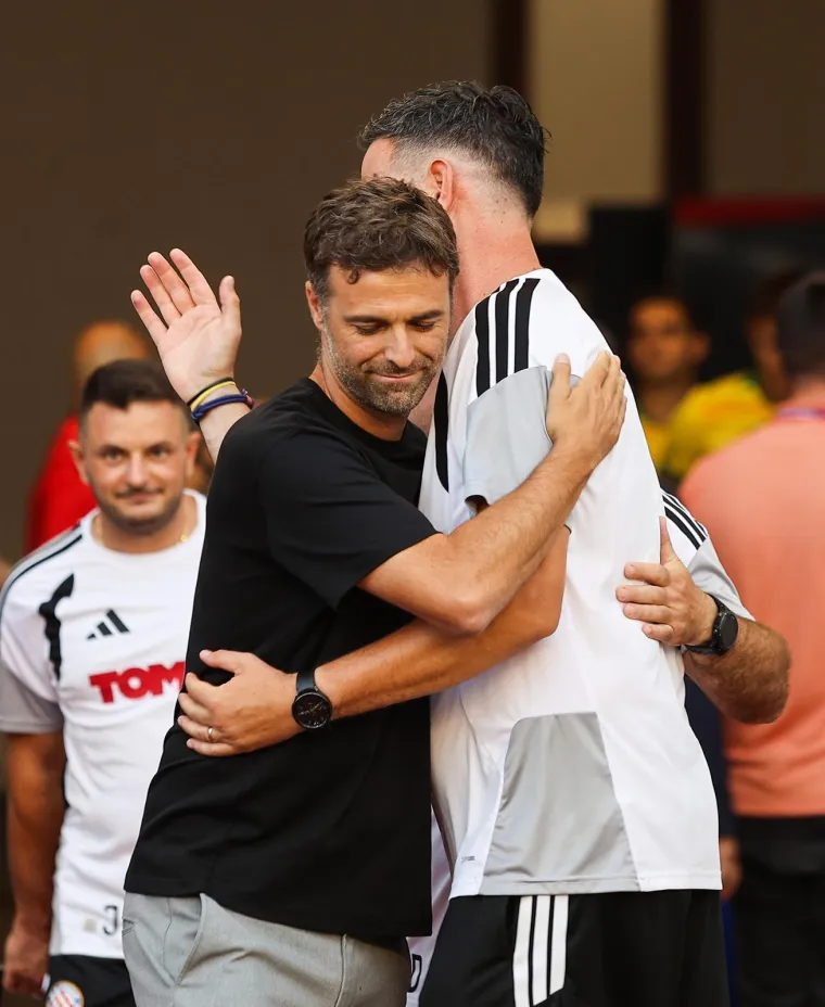 Pogledajte &scaron;to je Livaja radio na klupi dok je Hajduk igrao protiv Žiline
