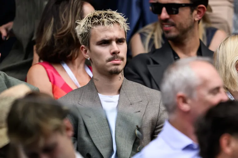 Wimbledon traje jo&scaron; kratko: Pogledajte tko je sve od slavnih pratio legendarne mečeve