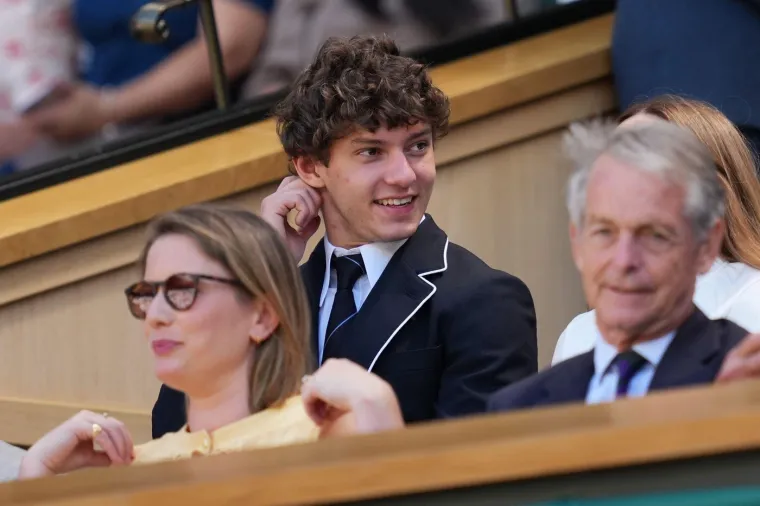 Wimbledon traje jo&scaron; kratko: Pogledajte tko je sve od slavnih pratio legendarne mečeve