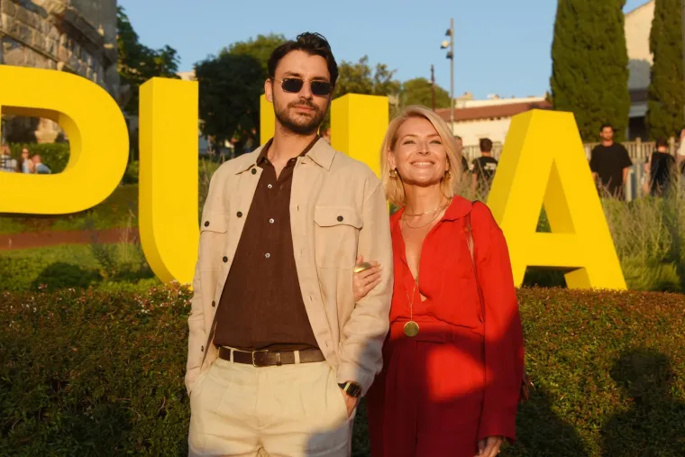 Glumačka elita okupila se u Areni: Pogledajte tko je sve pro&scaron;etao crvenim tepihom