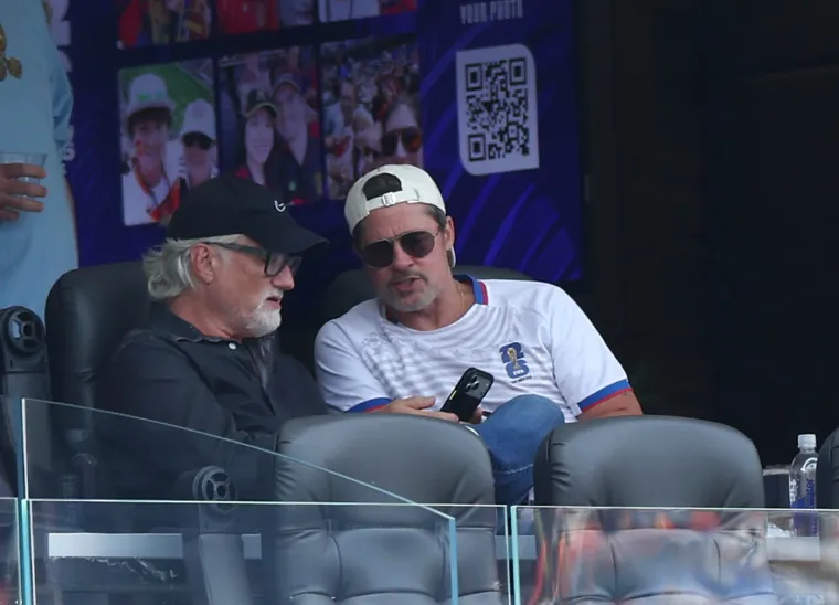 Brad Pitt pravi je kit: S predivnom je ženom gledao utakmicu, a jedan detalj na njemu zbunio je sve