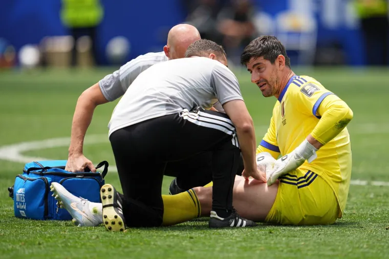Courtois se ozlijedio i u suzama napustio teren: Emotivni opro&scaron;taj od Mundijala slomio Belgiju