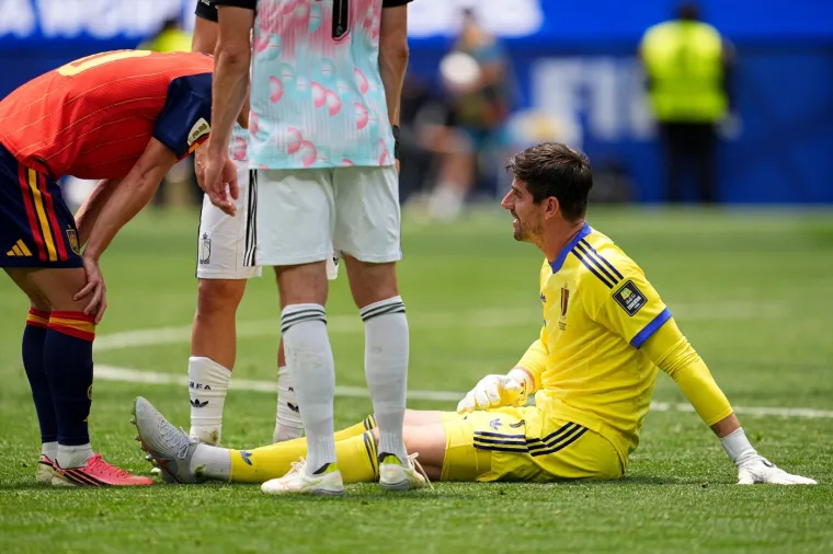 Courtois se ozlijedio i u suzama napustio teren: Emotivni opro&scaron;taj od Mundijala slomio Belgiju