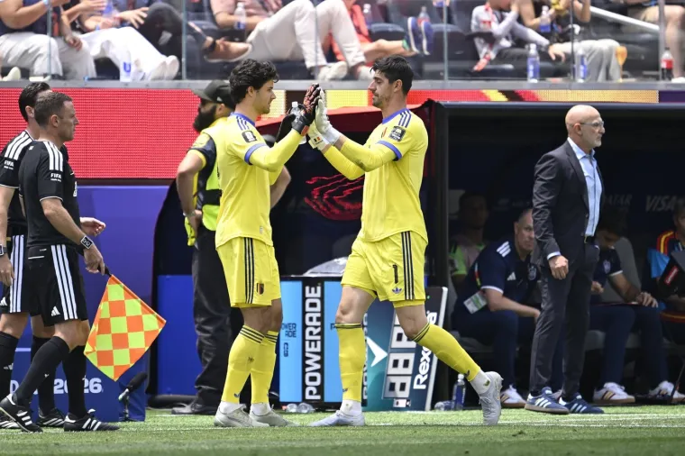 Courtois se ozlijedio i u suzama napustio teren: Emotivni opro&scaron;taj od Mundijala slomio Belgiju