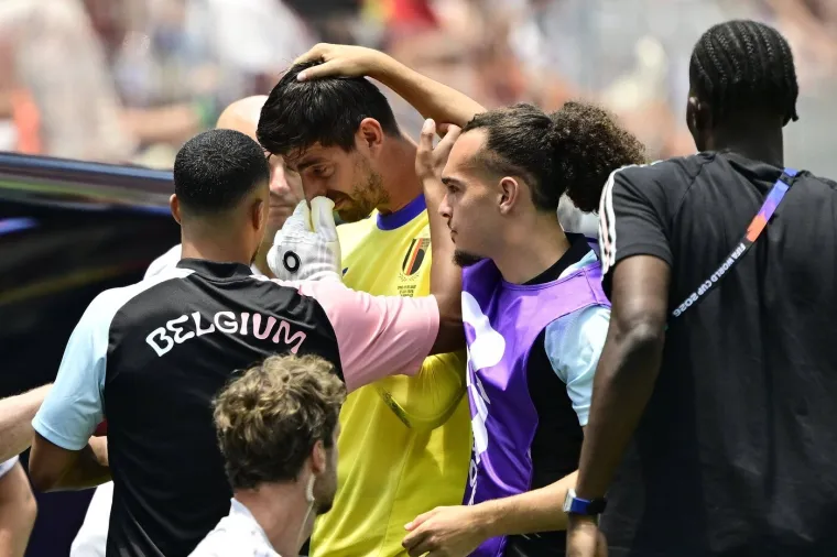 Courtois se ozlijedio i u suzama napustio teren: Emotivni opro&scaron;taj od Mundijala slomio Belgiju