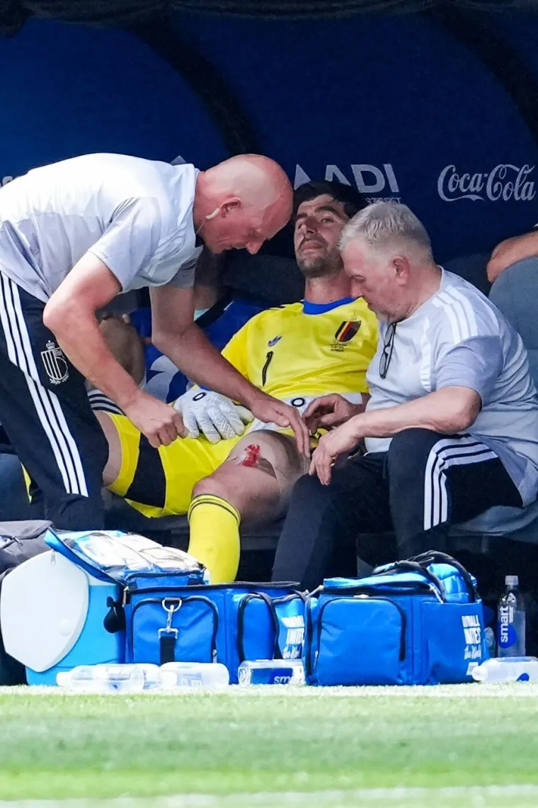 Courtois se ozlijedio i u suzama napustio teren: Emotivni opro&scaron;taj od Mundijala slomio Belgiju