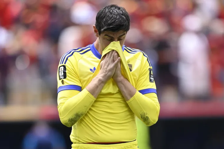 Courtois se ozlijedio i u suzama napustio teren: Emotivni opro&scaron;taj od Mundijala slomio Belgiju