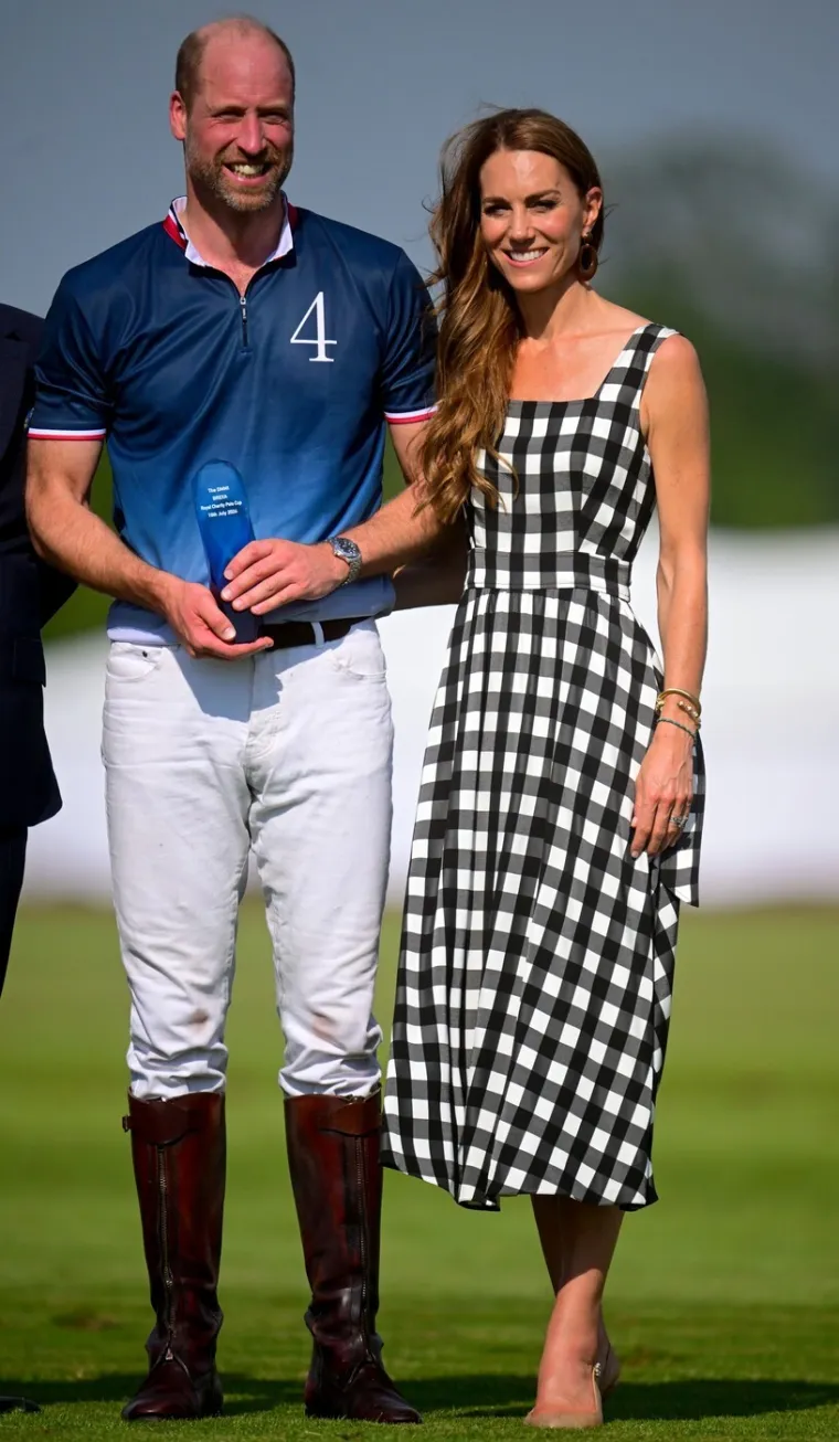 Princ William i Kate prekr&scaron;ili protokol: Nježno se poljubili pred svima i očarali svijet