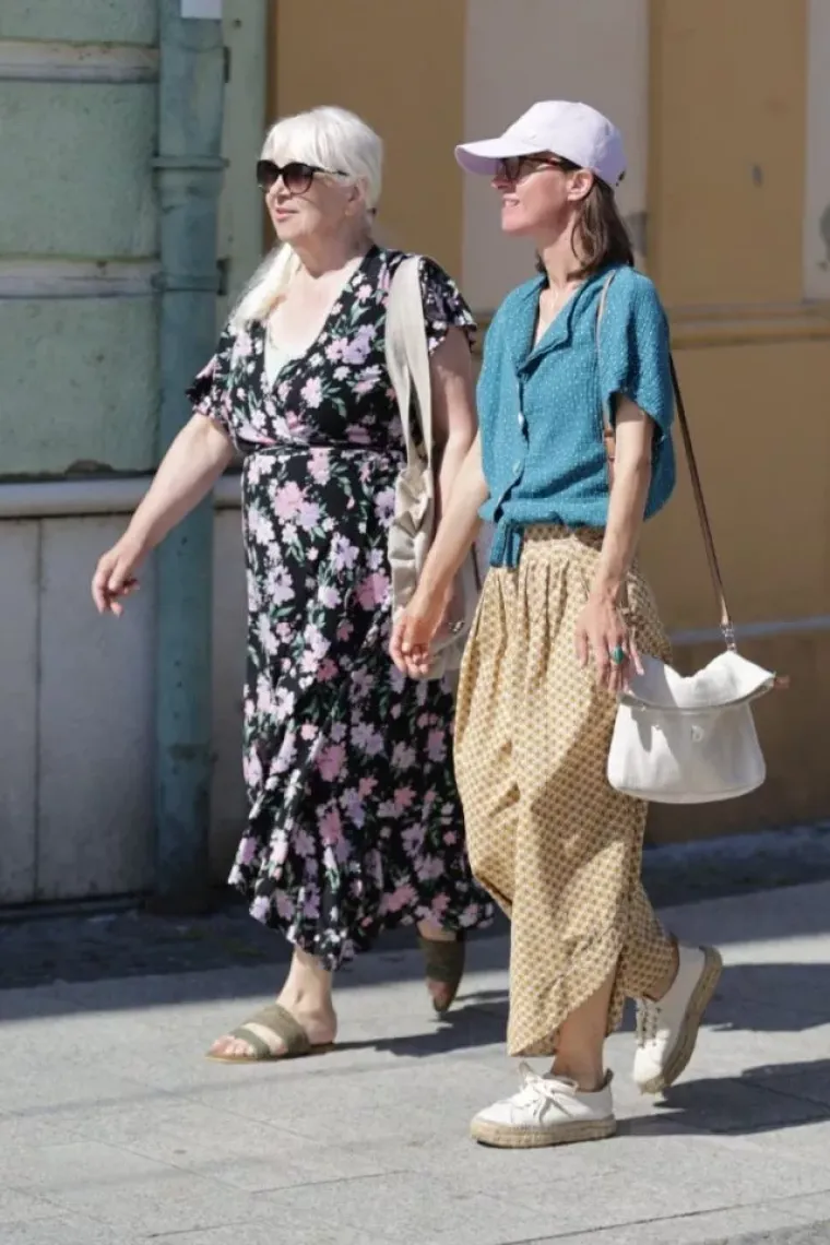 Ljetni đir gradom: Atraktivne prijateljice osvojile čakovečku &scaron;picu