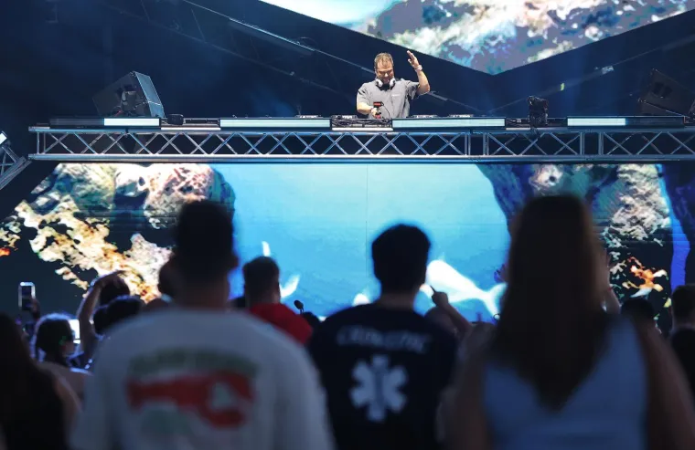 Modni spektakl, svjetski DJ-i i tisuće rasplesanih partijanera: Ovako izgleda druga večer Ultre