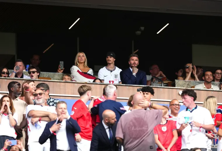 Na utakmici Beckham, pravi Ronaldo, a Ivana Knoll plijenila pažnju...: Evo &scaron;to je sve radila