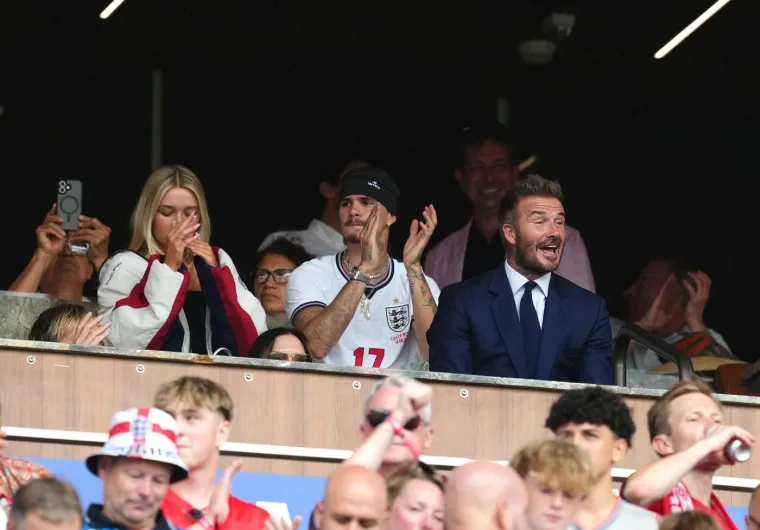 Na utakmici Beckham, pravi Ronaldo, a Ivana Knoll plijenila pažnju...: Evo &scaron;to je sve radila