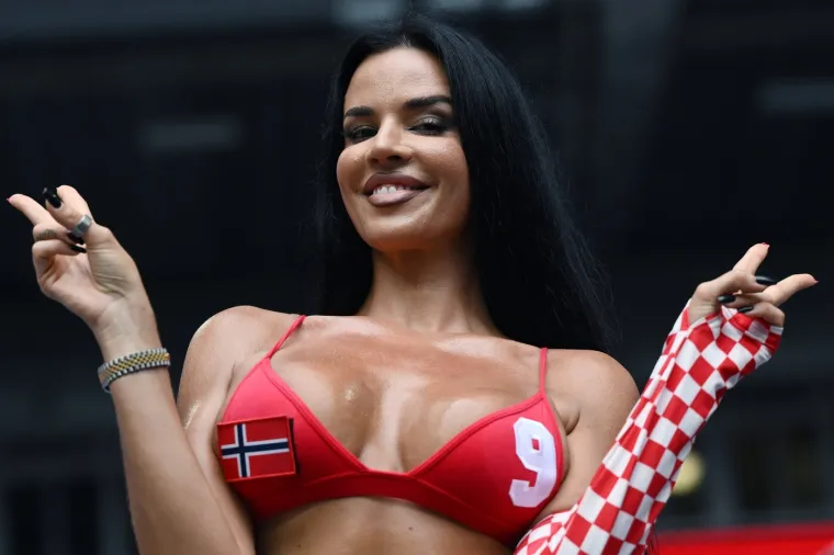 Na utakmici Beckham, pravi Ronaldo, a Ivana Knoll plijenila pažnju...: Evo &scaron;to je sve radila
