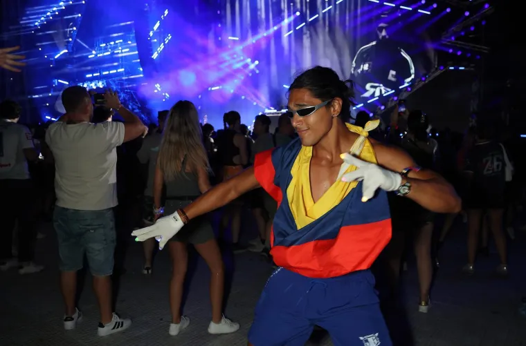 Ultra je opet pomaknula granice! Mrežice, &scaron;ljokice i goli&scaron;avi outfiti ukrali show u Splitu