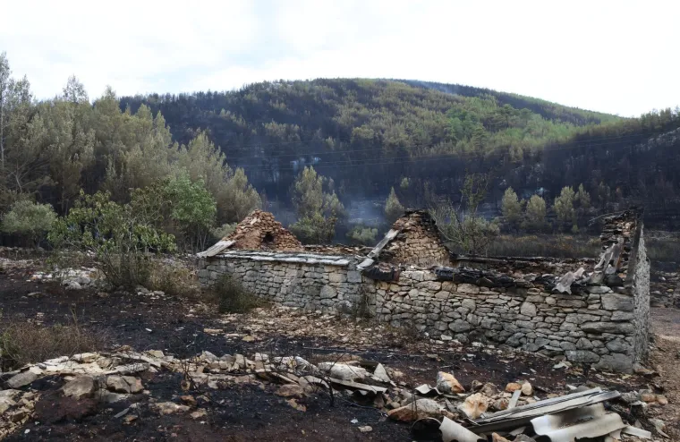 Fotografije otkrivaju razmjere katastrofe: Crnilo, pepeo i spaljena priroda dokle pogled seže