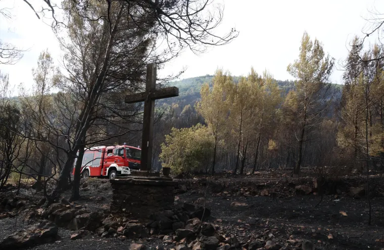 Fotografije otkrivaju razmjere katastrofe: Crnilo, pepeo i spaljena priroda dokle pogled seže