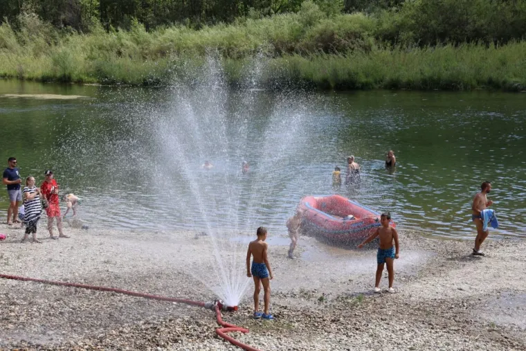 Vrući ljetni dan uz Dravu: Pogledajte 'Big Jump' u Svetoj Mariji koji je odu&scaron;evio mnoge