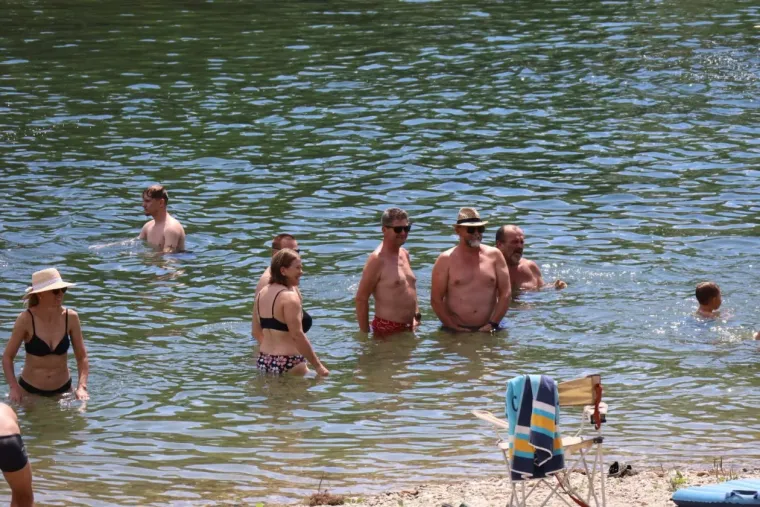 Vrući ljetni dan uz Dravu: Pogledajte 'Big Jump' u Svetoj Mariji koji je odu&scaron;evio mnoge
