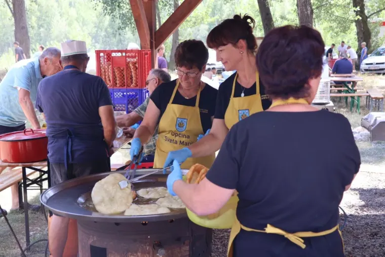 Vrući ljetni dan uz Dravu: Pogledajte 'Big Jump' u Svetoj Mariji koji je odu&scaron;evio mnoge
