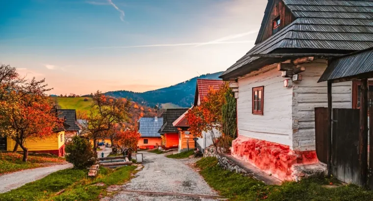 Selo sa 14 stanovnika izgleda kao iz bajke: Mje&scaron;tani ga uspoređuju sa životom u kanalizaciji
