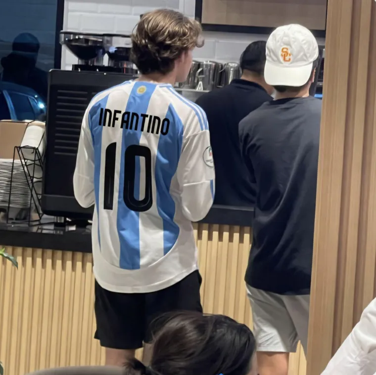 Jesu li Messi i Infantino najljep&scaron;i ljubavni par Svjetskog? Ekipa ih re&scaron;eta urnebesnim memovima