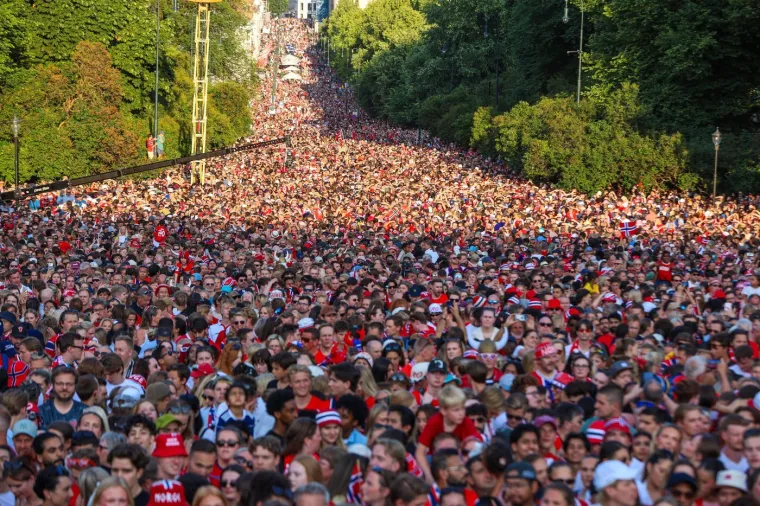 Sulude scene u Oslu! Norvežane dočekalo 100.000 navijača: Svi se pitaju &scaron;to je to Haaland donio?
