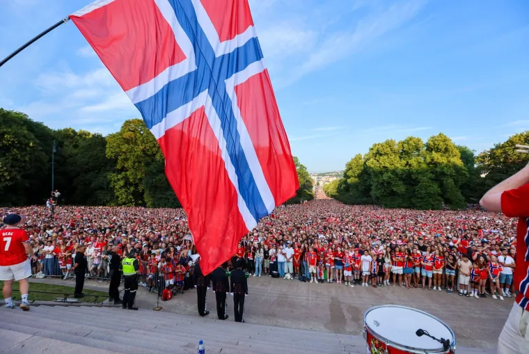 Sulude scene u Oslu! Norvežane dočekalo 100.000 navijača: Svi se pitaju &scaron;to je to Haaland donio?