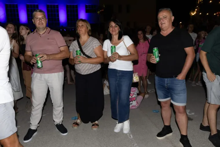 Tko kaže da je Rozga bila glavna zvijezda u Karlovcu? Ove ljepotice su osvojile prve redove
