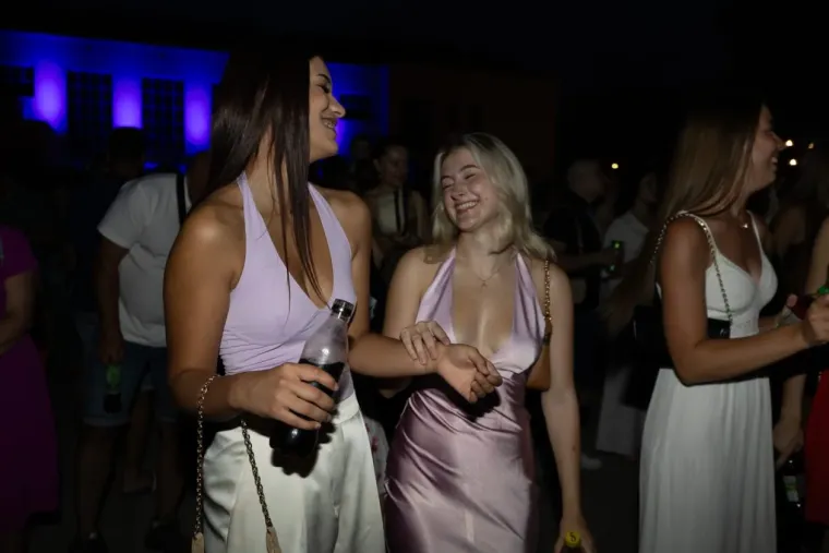 Tko kaže da je Rozga bila glavna zvijezda u Karlovcu? Ove ljepotice su osvojile prve redove