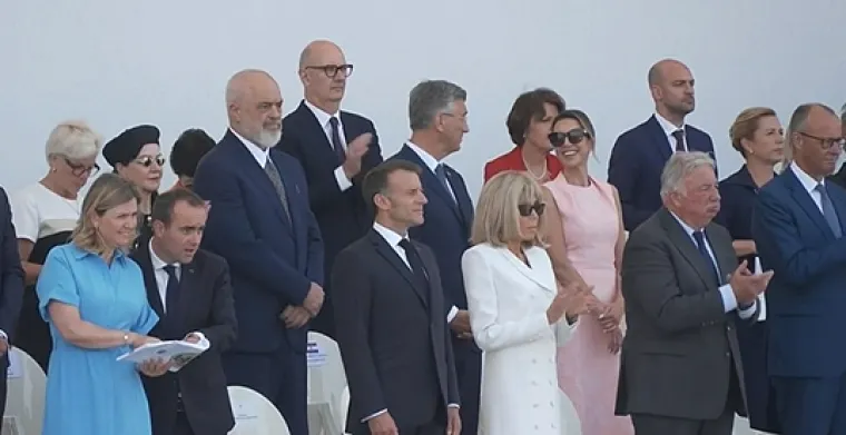 Pogledajte gdje sjede Plenković i njegova supruga na mimohodu: Europska elita stigla u Pariz