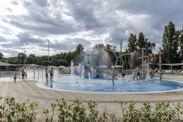 Kad sunce prži, legice znaju kamo: One su se rashladile na omiljenoj Copacabani