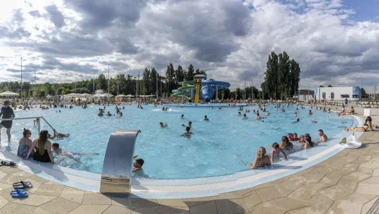 Kad sunce prži, legice znaju kamo: One su se rashladile na omiljenoj Copacabani