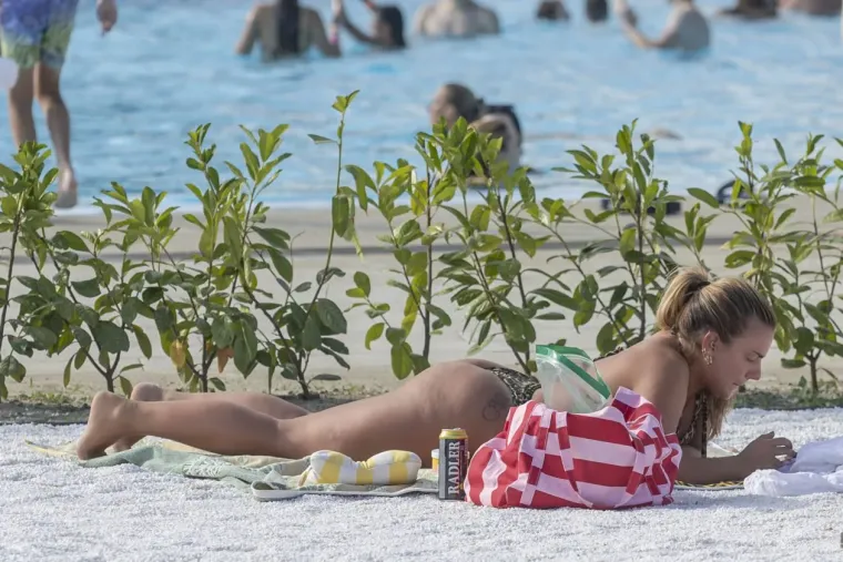 Kad sunce prži, legice znaju kamo: One su se rashladile na omiljenoj Copacabani