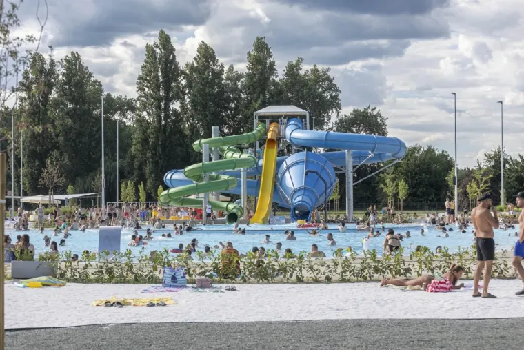 Kad sunce prži, legice znaju kamo: One su se rashladile na omiljenoj Copacabani