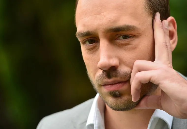 Za njim uzdi&scaron;u brojne Hrvatice, a on ljubi lijepu kolegicu: Upoznali se na setu RTL-ove serije