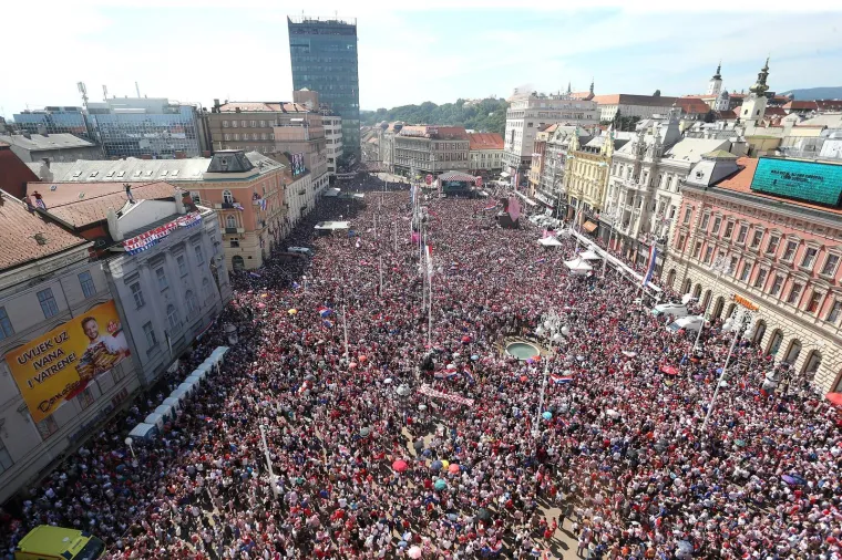 Prije osam godina cijeli svijet je gledao kako slavimo: Ove scene upisane su u povijest