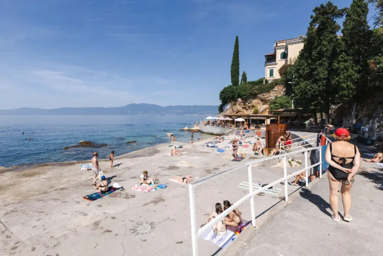 Pogledajte kako se uživalo na plažama u Rijeci
