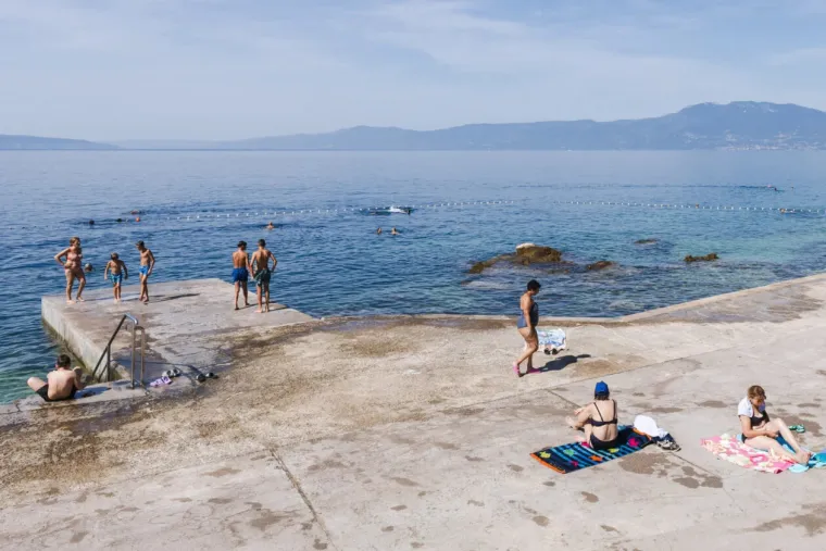 Pogledajte kako se uživalo na plažama u Rijeci