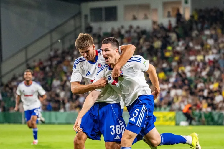 Je l' se to igralo u Slovačkoj ili u Splitu? Pogledajte kako je Torcida okupirala Žilinu