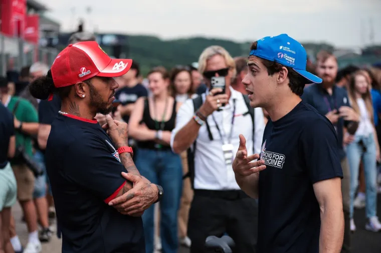 Zvijezde F1 položile cvijeće za poginulog kolegu: Pogledajte tko je do&scaron;ao