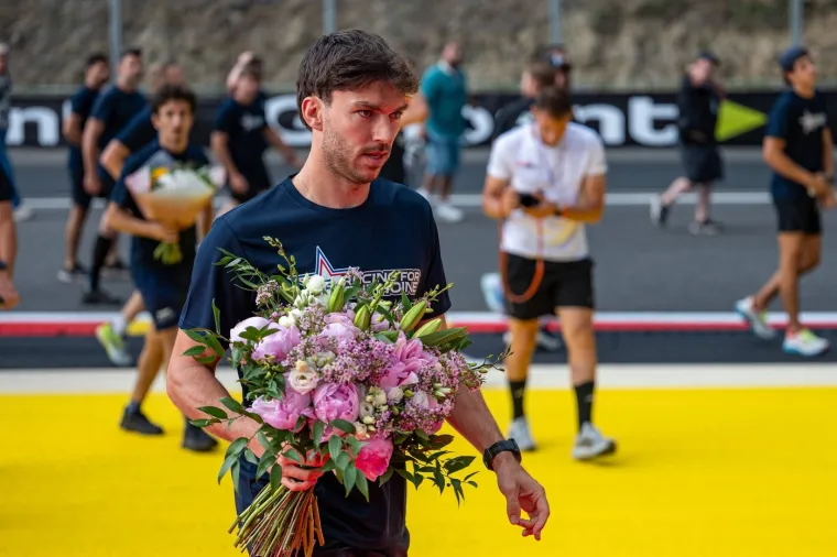 Zvijezde F1 položile cvijeće za poginulog kolegu: Pogledajte tko je do&scaron;ao