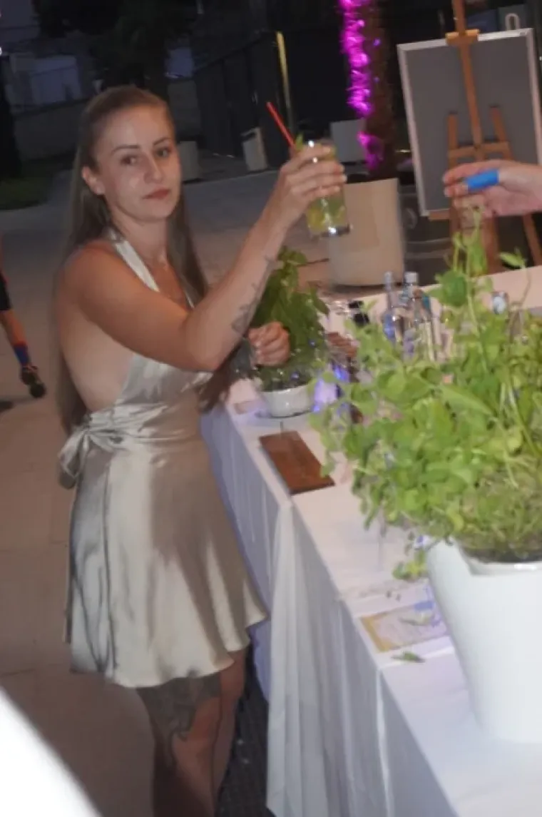 Koliko ljepotica na jednom mjestu! Dubrovnik nije skidao pogled sa zgodnih dama u crnom