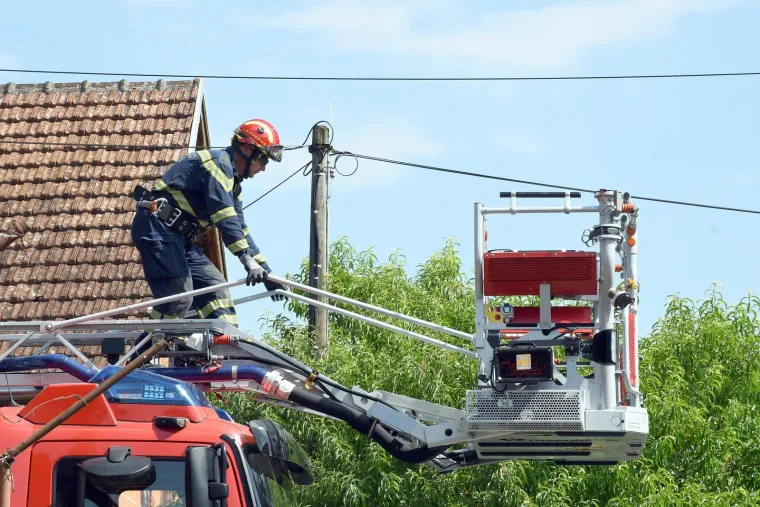 Nebo se potpuno zamračilo pa je krenuo kaos: Pogledajte kako dan nakon nevremena izgleda Mo&scaron;ćenica