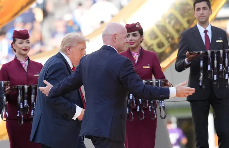 Kur&scaron;lus na pozornici zbog Trumpa: Igrači gledali u čudu, a Infantino ga nagradio vrijednim poklonom